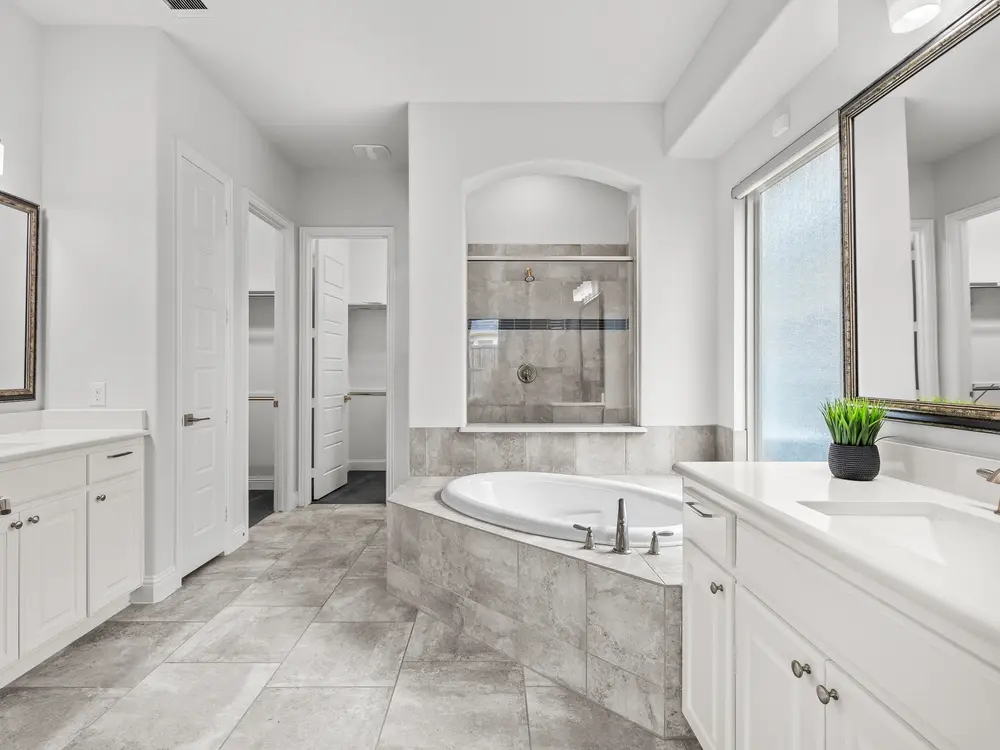 Primary bath with soaking tub